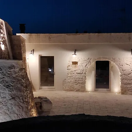 Trullo Calamo, Tra Mare E Citta Ostuni